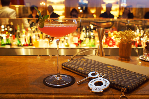 Le Bristol Parisのル・バー・デュ・ブリストルと白猫。_d0063314_20234141.jpg