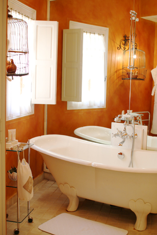 「La Bastide de Moustiers」Part2 ゆったりとした時間が流れるお部屋。_d0063314_22145578.jpg
