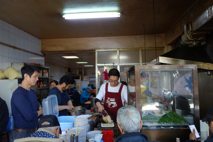 賣麵炎仔 金泉小吃店 台北市安西街/台湾大衆食堂~台湾へ行きタイワーン 3日目 5_a0287336_2327747.jpg