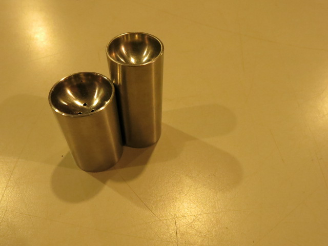 \"Stelton Cylinda-Line Salt & Pepper by Arne Jacobsen Made in Denmark #FAIR\"ってこんなこと。_c0140560_8542187.jpg