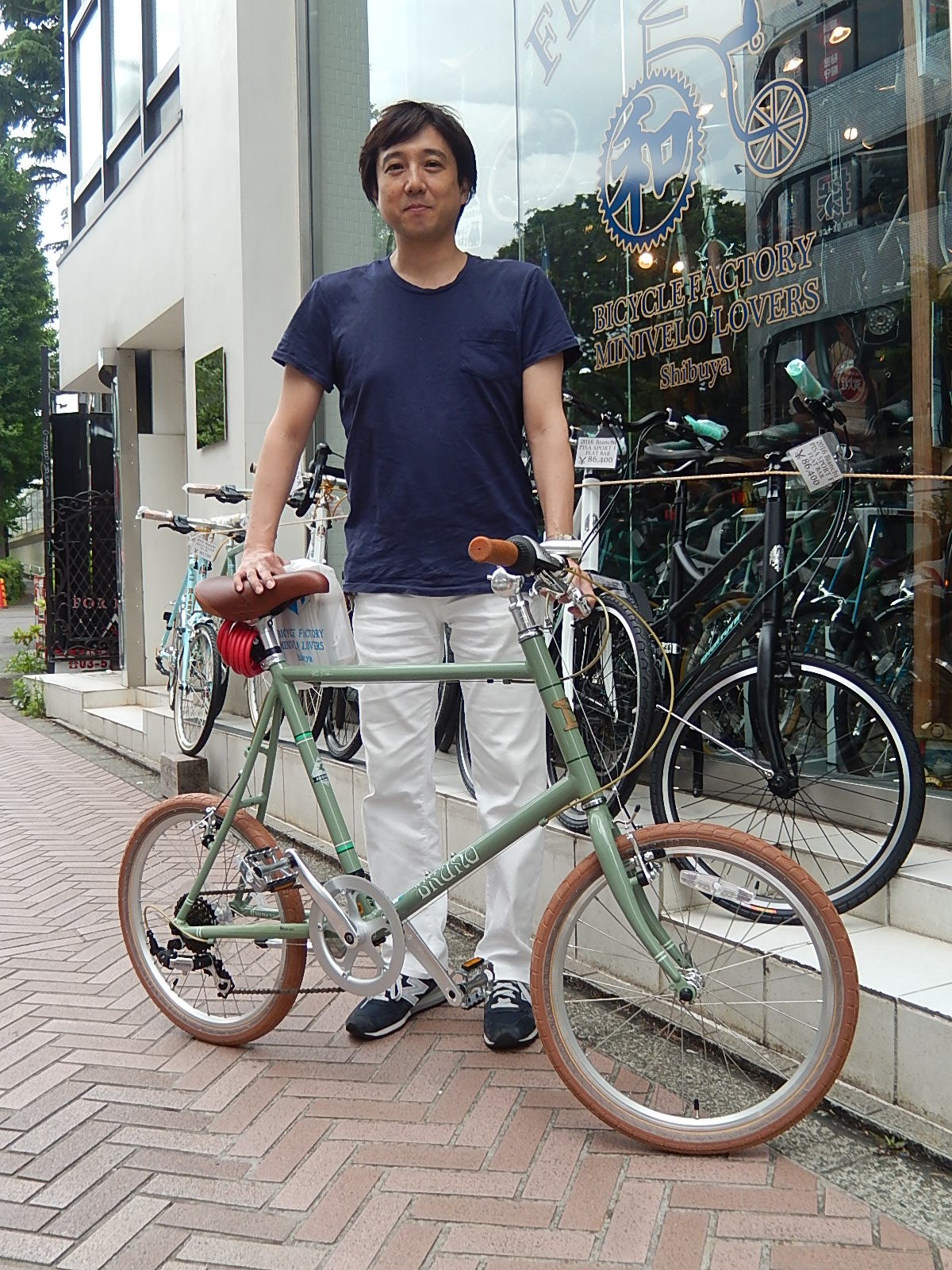 5月11日　渋谷　原宿　の自転車屋　FLAME bike前です_e0188759_19384241.jpg
