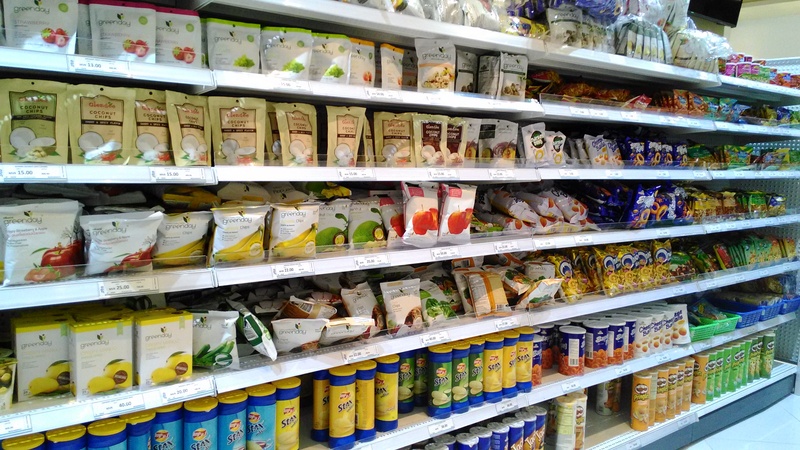 【モルディブ ショッピング】 お土産探しはやっぱり地元のスーパー! STOマーケット_a0349326_2304635.jpg