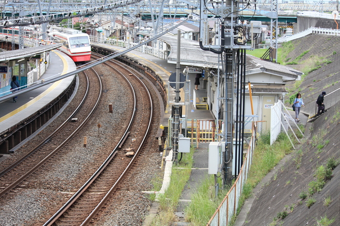 小さな駅と昭和の光景。。_a0214329_9312351.jpg