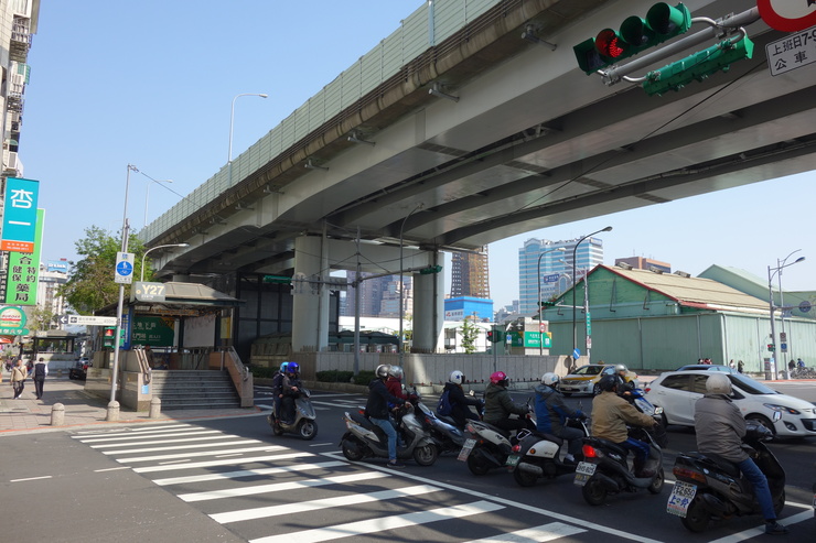台湾へ行きタイワーン 3日目 7~Cafe Niau 沐肆貓廬へ再度挑戦_a0287336_2356233.jpg