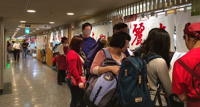 行列ができる店はうまかった!広島駅おすすめお好み焼き・麗ちゃん_e0171573_20554463.jpg