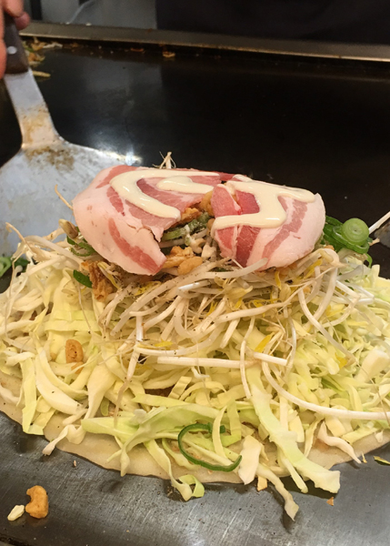 行列ができる店はうまかった!広島駅おすすめお好み焼き・麗ちゃん_e0171573_20562030.jpg