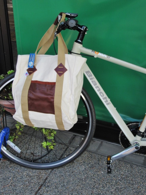 毎期・注目のKato より、SIMPLE な・・いつものユル~ぃキャラTEE!★!_d0152280_2165773.jpg