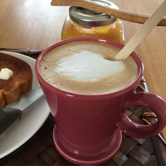 カフェインレスのカフェラテと抹茶アイス@MOW_b0065587_20055489.jpg