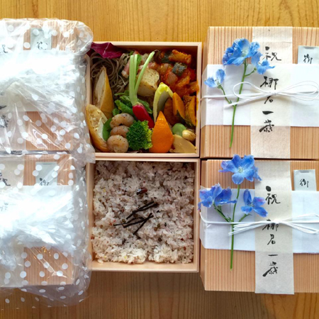 お誕生日の会食用にちどり弁当をご用命頂きました_a0251920_1245478.jpg