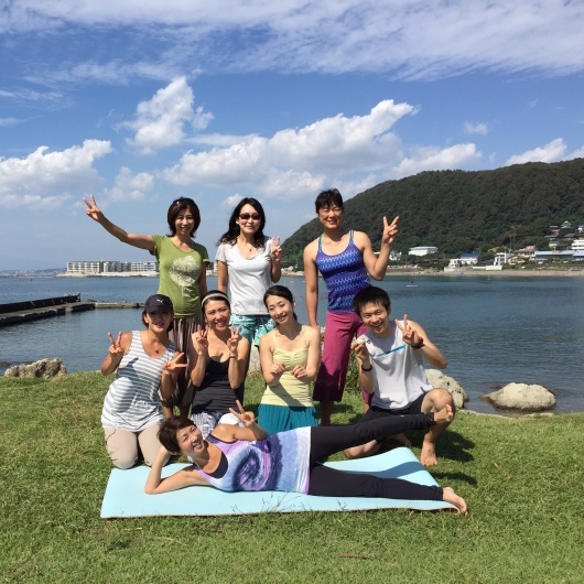 Beach mayu yoga@葉山一色 2016   5月〜7月の日程です_a0267845_09511285.jpeg