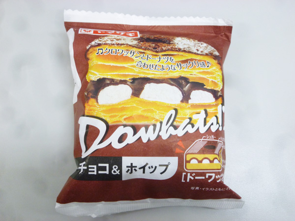 【菓子パン】ドーワッツ チョコ＆ホイップ＠ヤマザキ_c0152767_21325633.jpg