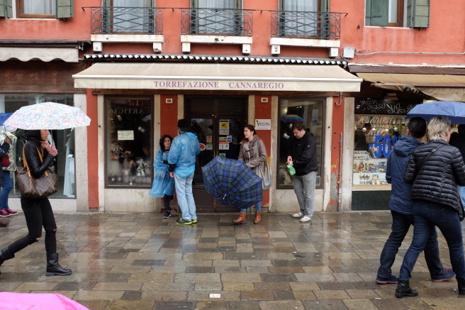 ”Torrefazione Cannaregio\"ヴェネツィアの自家焙煎コーヒー屋☕️_b0246303_00091800.jpg