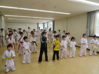 日曜空手 新琴似・新川教室_c0118332_1482861.jpg