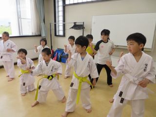 日曜空手 新琴似・新川教室_c0118332_1483897.jpg