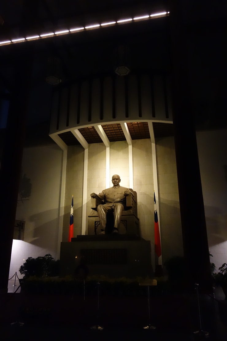 台湾へ行きタイワーン 3日目 11~台北101方面へ_a0287336_2252255.jpg