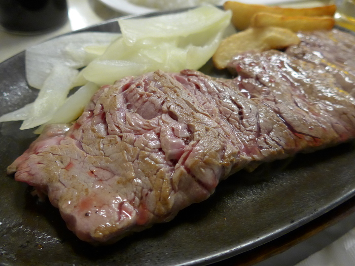 那覇「ジャッキーステーキハウス」へ行く。_f0232060_2323666.jpg