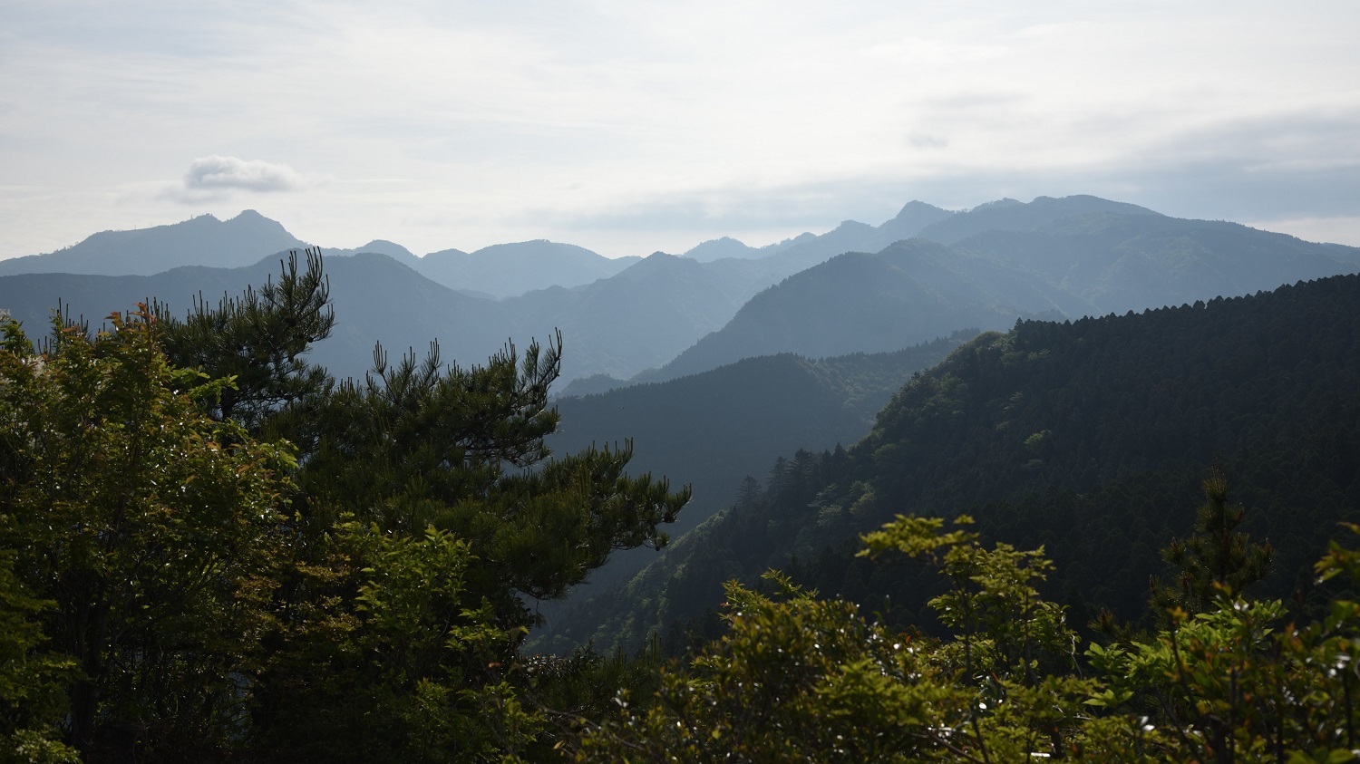 釈迦ヶ岳～岳滅鬼山を縦走_b0277008_22444995.jpg