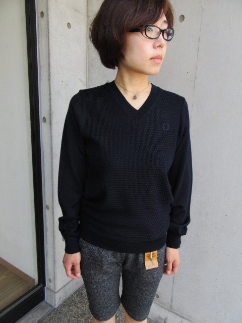 FRED PERRY (LAUREL LINE) ･･･ イタリア製SUMMER V NECK KNIT STYLE！★！_d0152280_20531997.jpg