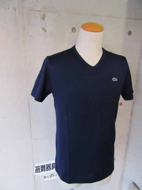FRED PERRY (LAUREL LINE) ･･･ イタリア製SUMMER V NECK KNIT STYLE！★！_d0152280_216928.jpg