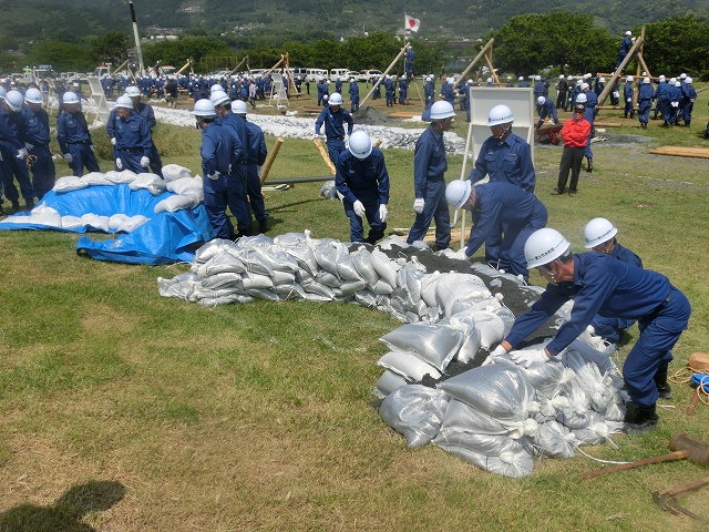 昨年9月の鬼怒川水害を思い出す中での28年度富士市水防訓練_f0141310_815665.jpg