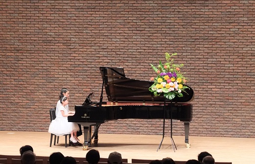 ピアノ講師募集!!(金曜日のみ)_f0190816_2472585.jpg