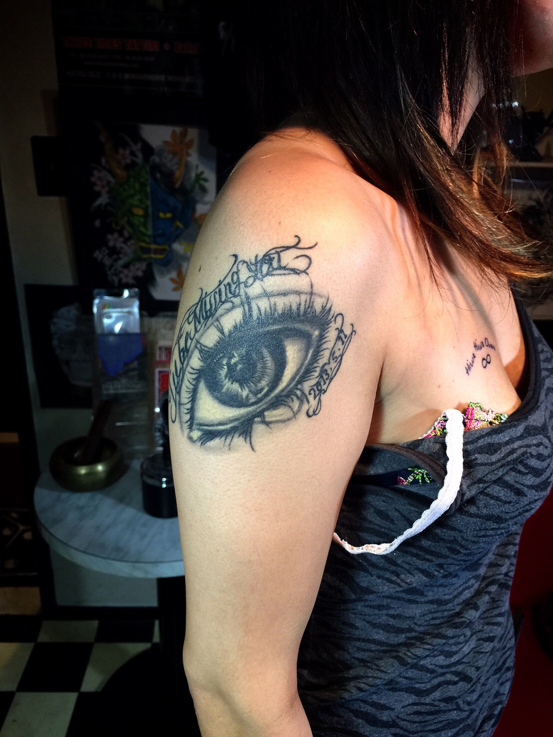 女性 胸 ワンポイント メッセージ タトゥー 千葉 木更津 2face Tattoo Studio Japan 千葉県木更津市 刺青処 聖針 女性 胸 ワンポイント メッセージ タトゥー 千葉 木更津 2face Tattoo Studio Japan 千葉県木更津市 刺青処 聖針