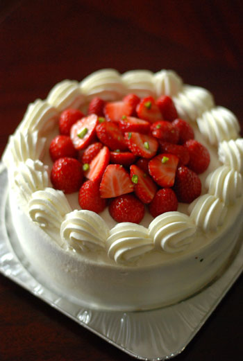 イチゴのショートケーキ_d0329740_852325.jpg