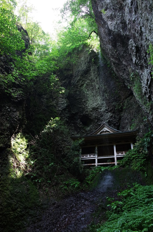 鰐淵寺と浮浪の滝_f0169147_20293157.jpg