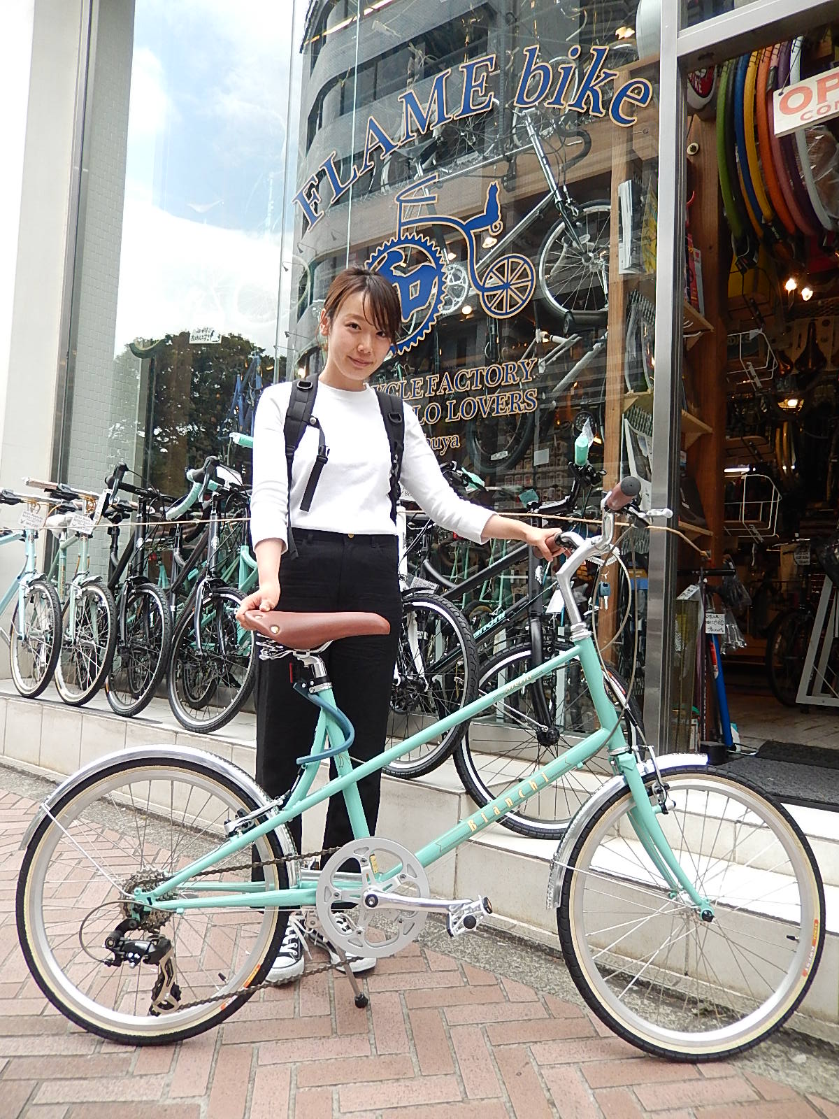 5月17日　渋谷　原宿　の自転車屋　FLAME bike前です_e0188759_17572212.jpg