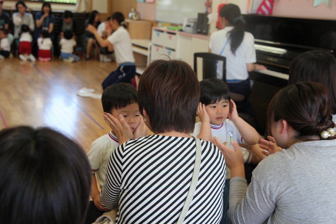 母の日の集い(年少組・りんご組)_b0277979_20315742.jpg
