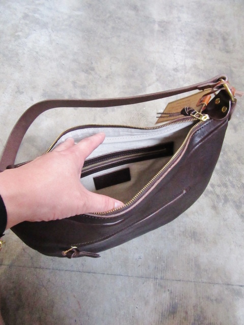 大好評のSLOW より、Stomach Shoulder BAG!★! (再)_d0152280_10163793.jpg