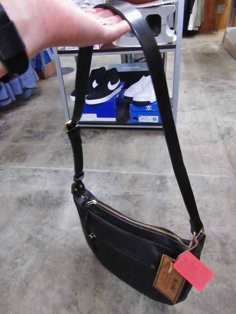 大好評のSLOW より、Stomach Shoulder BAG!★! (再)_d0152280_10194235.jpg