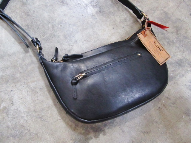 大好評のSLOW より、Stomach Shoulder BAG!★! (再)_d0152280_10194743.jpg