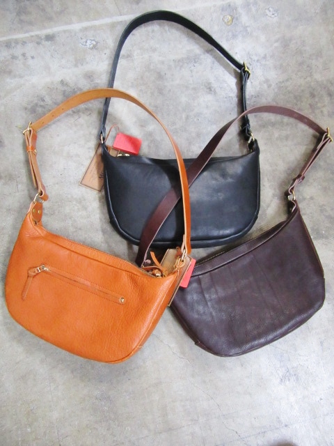 大好評のSLOW より、Stomach Shoulder BAG!★! (再)_d0152280_10221885.jpg