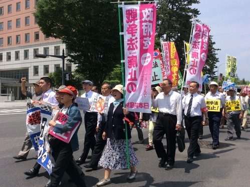 今日も「戦争法の廃止」と立憲主義の回復を求めてを求めてみんなで昼デモ_e0260114_2151942.jpg