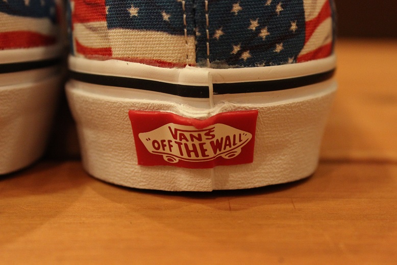 VANS ”星条旗柄 AUTHENTIC” ご紹介_f0191324_11363530.jpg