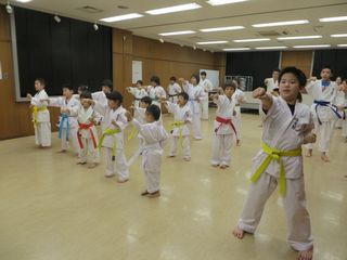 前田教室・手稲教室 楽しく元気に空手_c0118332_22413219.jpg