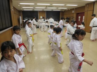 前田教室・手稲教室 楽しく元気に空手_c0118332_22415385.jpg