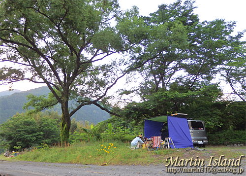 車中泊キャンプで 自作カーサイドタープ 改 の実戦テスト 秋葉神社前キャンプ場 １ martin island 空と森と水と