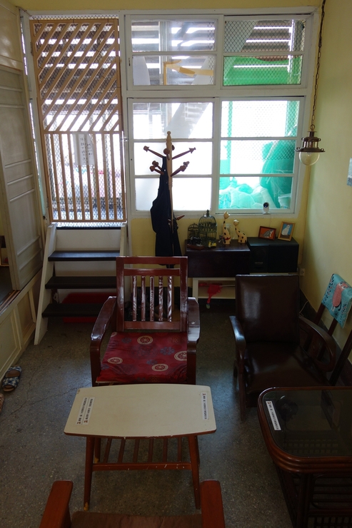 浪浪別哭 pet halfway house & cafe 台北市中山区/犬猫カフェ~台湾へ行きタイワーン 4日目 3_a0287336_21512268.jpg