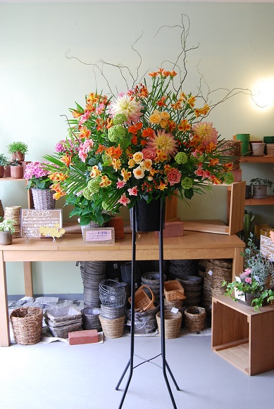 スタンドのお花のご注文もお気軽に!_a0201358_1654316.jpg