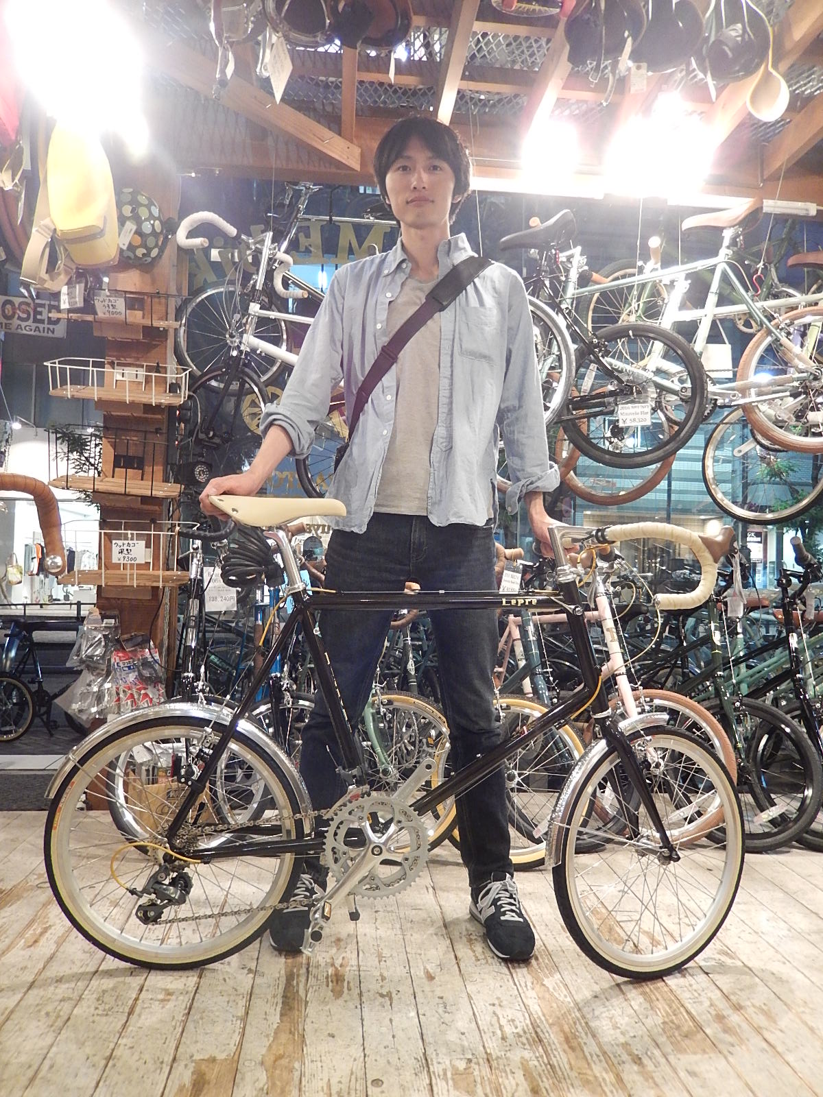 5月20日 渋谷 原宿 の自転車屋 FLAME bike前です_e0188759_19305434.jpg
