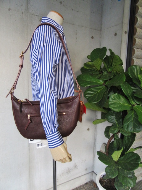大好評のSLOW より、Stomach Shoulder BAG!★! (再)_d0152280_1031446.jpg
