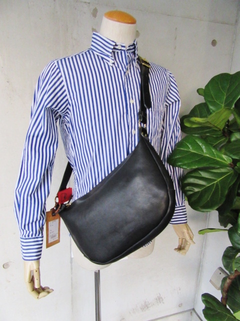 大好評のSLOW より、Stomach Shoulder BAG!★! (再)_d0152280_10325279.jpg