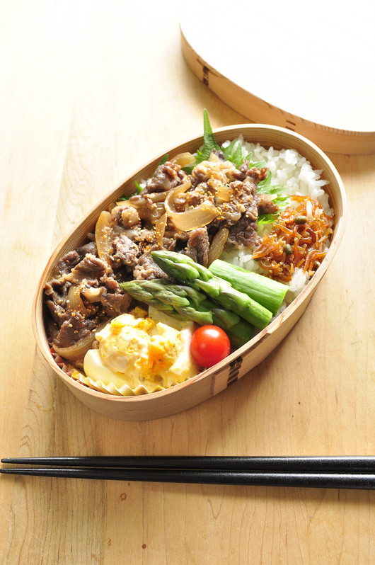 牛煮弁当 息子用とパパ用_b0171098_9434985.jpg