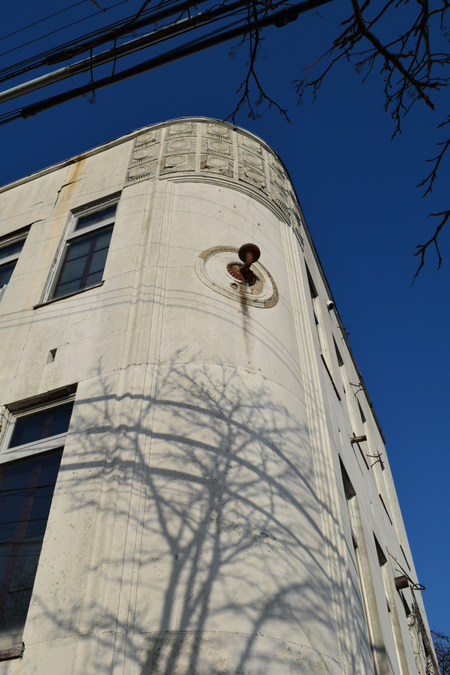 旧仁壽生命函館支店(建築家・関根要太郎函館作品?再訪、その6)_f0142606_83228100.jpg