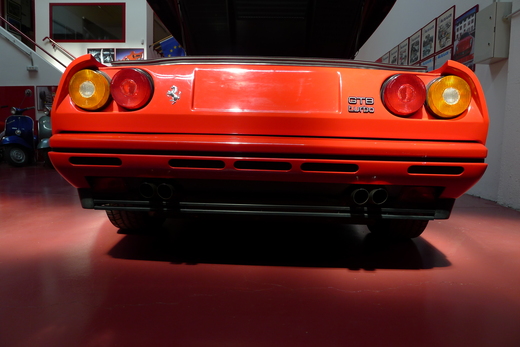 modna の308GTBと9000kmのGTBターボ_a0129711_019923.jpg
