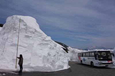 乗鞍の「雪の壁」情報~~。_a0353718_10395663.jpg