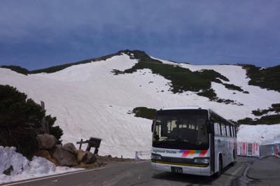 乗鞍の「雪の壁」情報~~。_a0353718_10401530.jpg