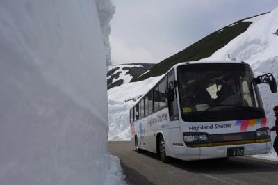 乗鞍の「雪の壁」情報~~。_a0353718_1040586.jpg